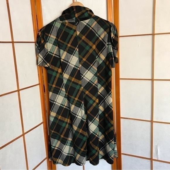 JH plaid dress, women’s size large.  Green plaid/ tartan. - Picture 2 of 8